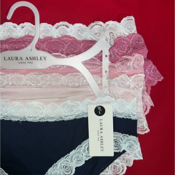 AUTHENTIC (NWT)